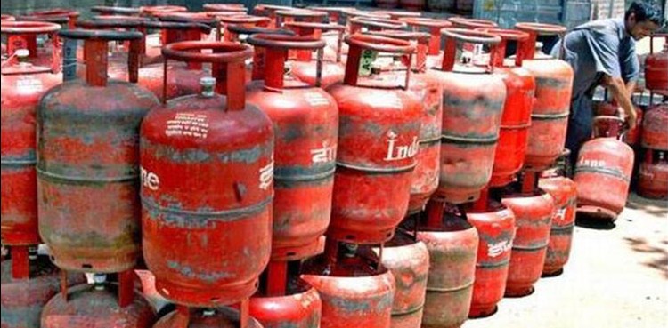 LPG Price Hike: Cooking gas cylinder to cost Rs 794 in Delhi as rates up by Rs 25
